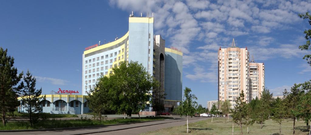Hôtel Sary Arka à Pavlodar Extérieur photo